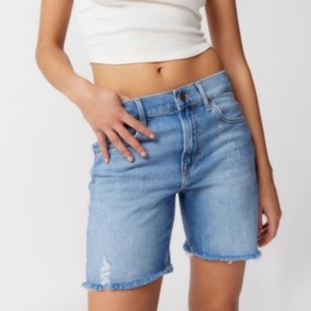 NWT BDG Andie Cutoff Denim Short in Vintage Denim Color - Sz 25